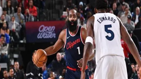 滕哈格盛赞欧冠小组赛表现：球队实至名归！